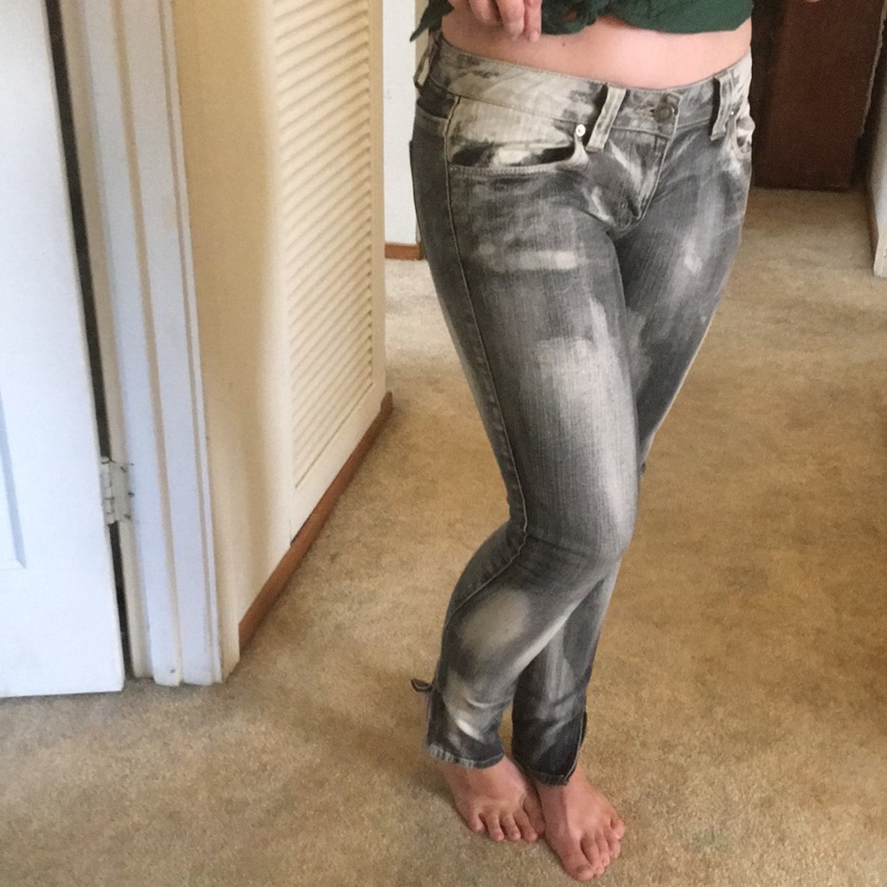 London Bridge Jeans size 28 zippers at ankles